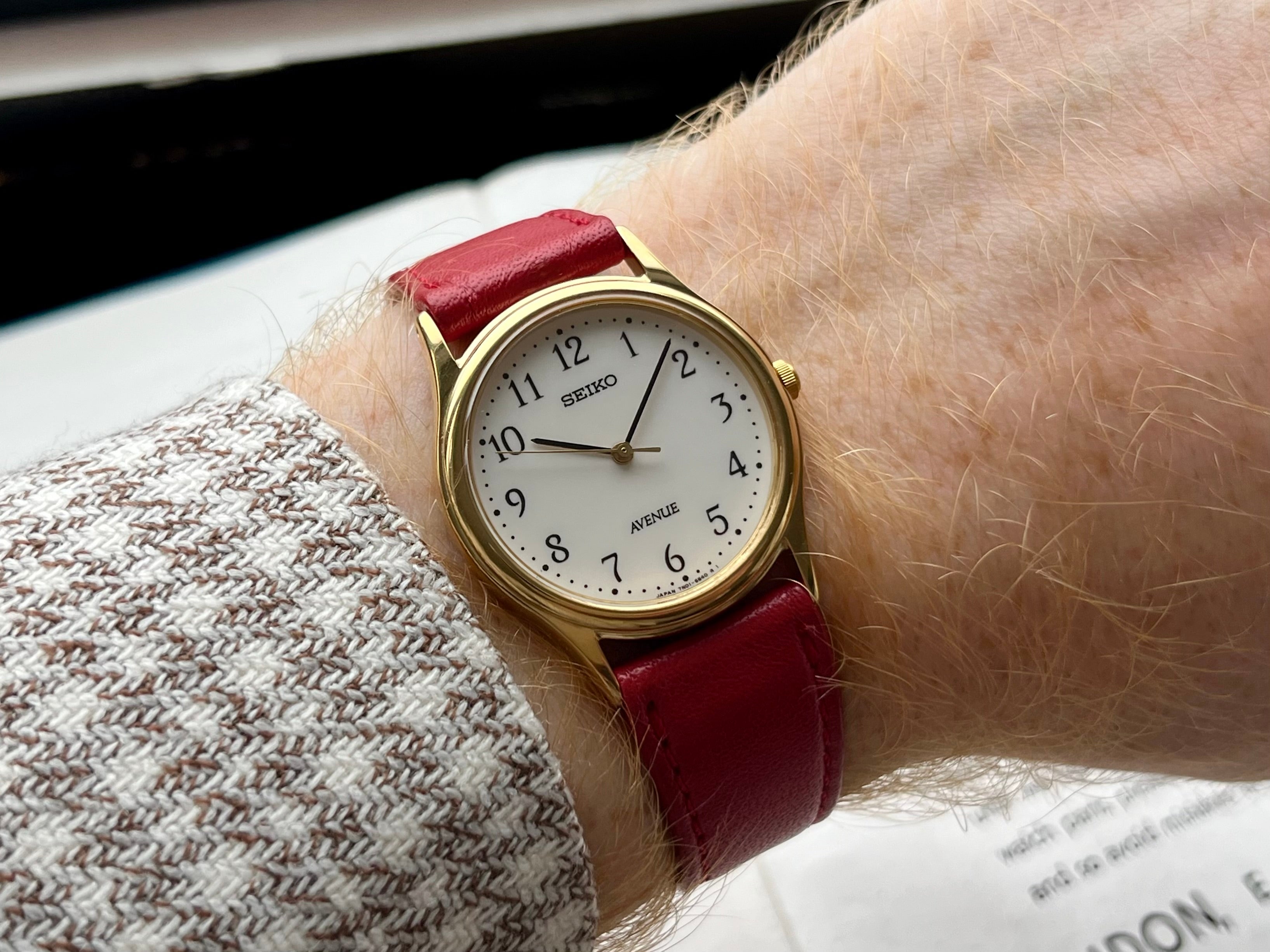 Avenue quartz watch hotsell