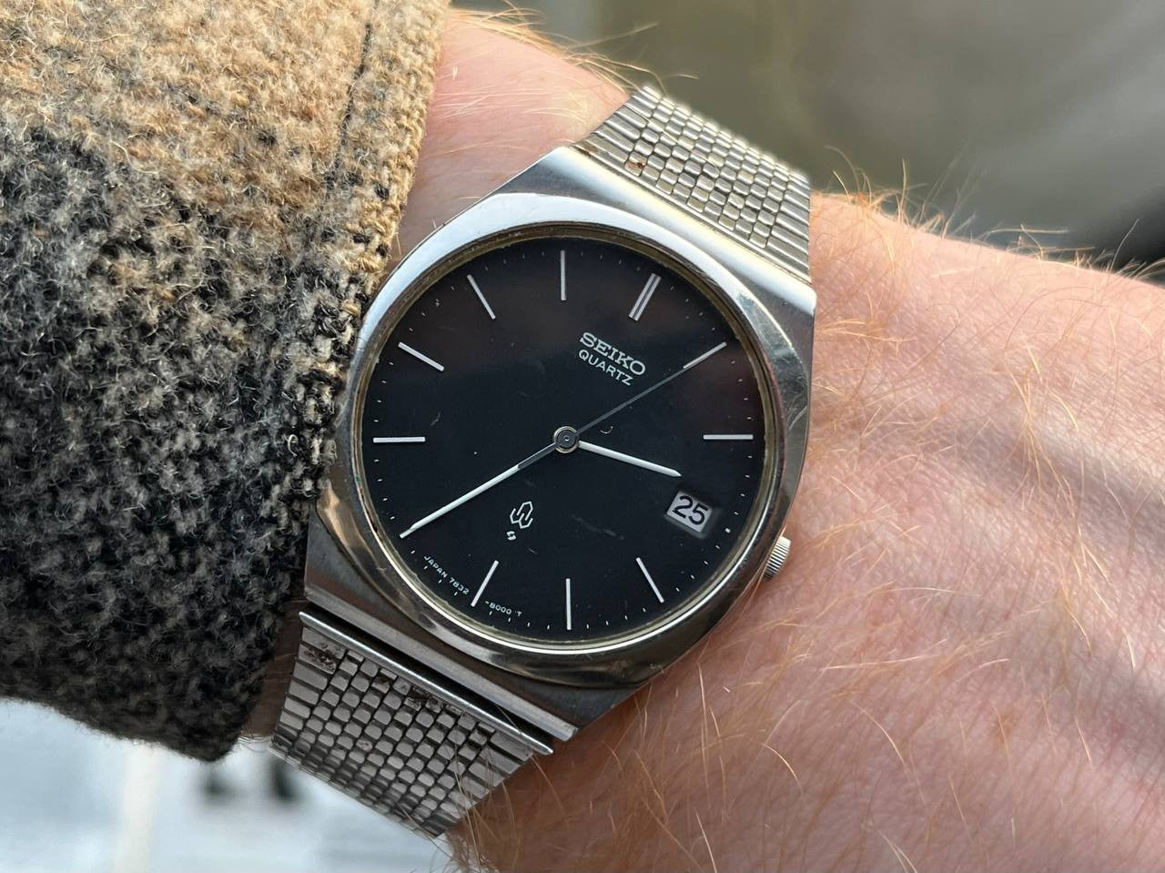 Vintage Seiko Emblem 7832-8000 Watch 1977 Quartz Working Black