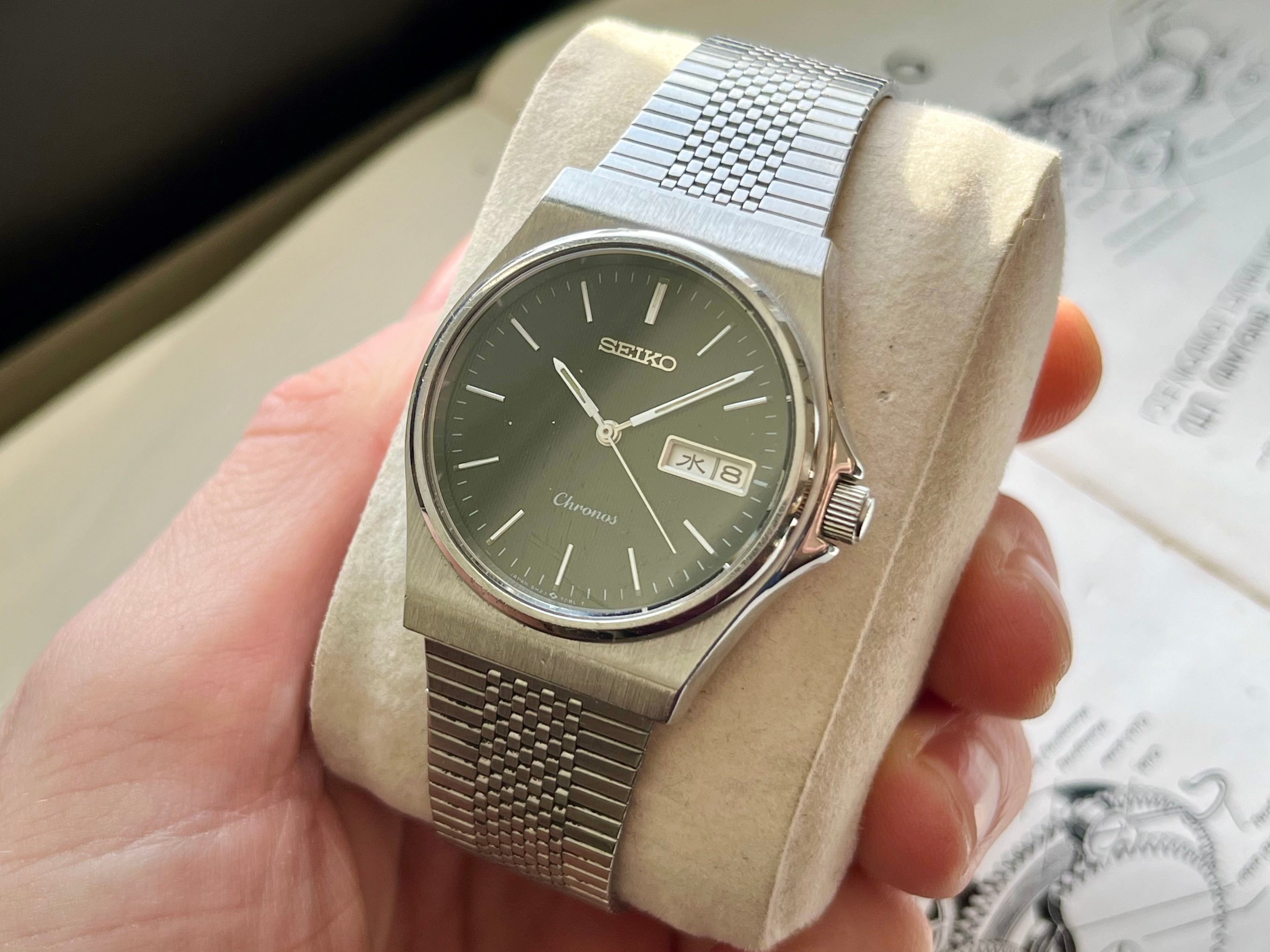 Seiko Chronos 5H23‑7D20 ブラック シルバー Vintage Seiko Chronos 5H23-7D20 Black 1991 – WatchEra