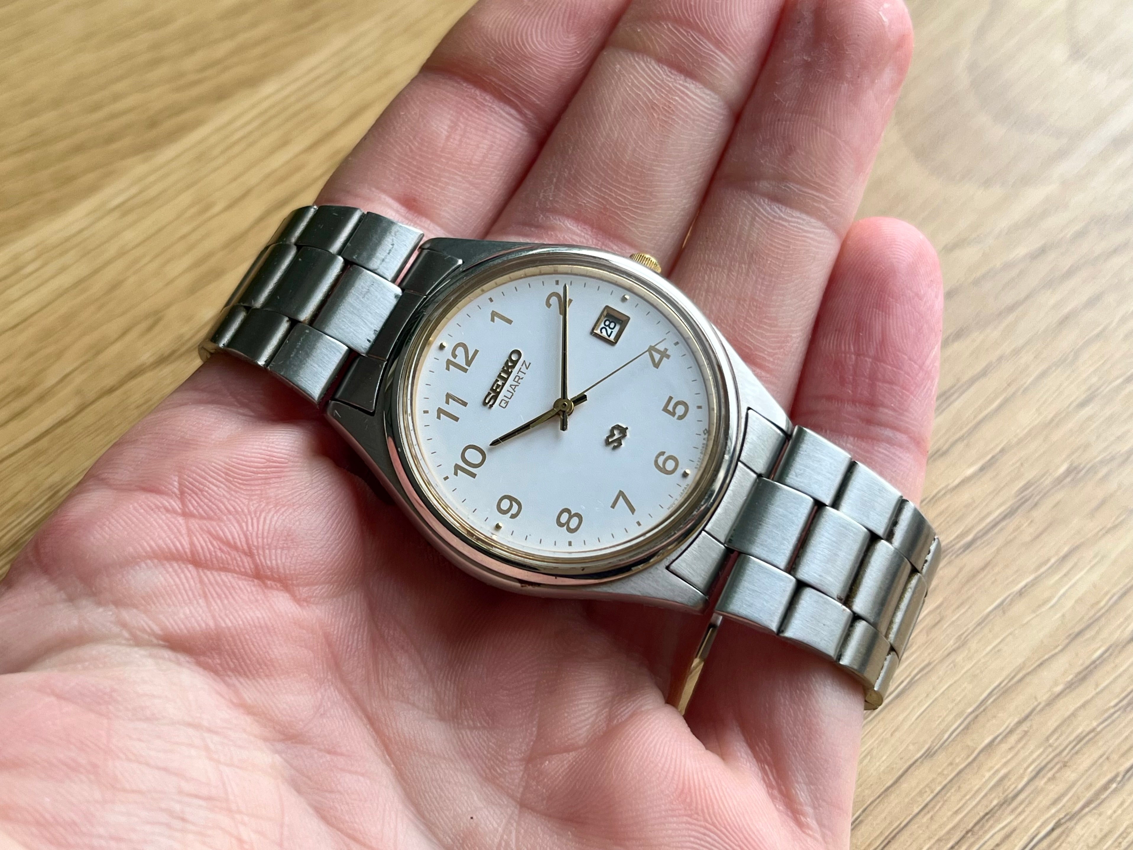 Vintage Seiko SQ 5Y22-8068 Bicolor 1988 Quartz Watch – WatchEra