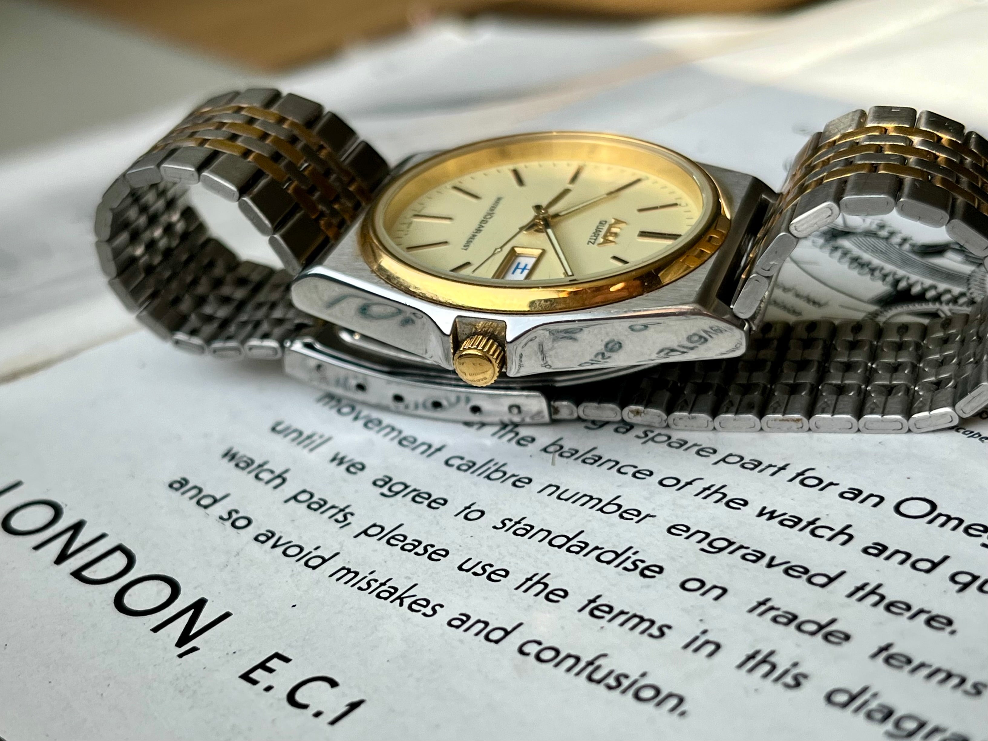 Vintage Alba Seiko Bicolor V743-8A10 JDM Quartz 2004 – WatchEra