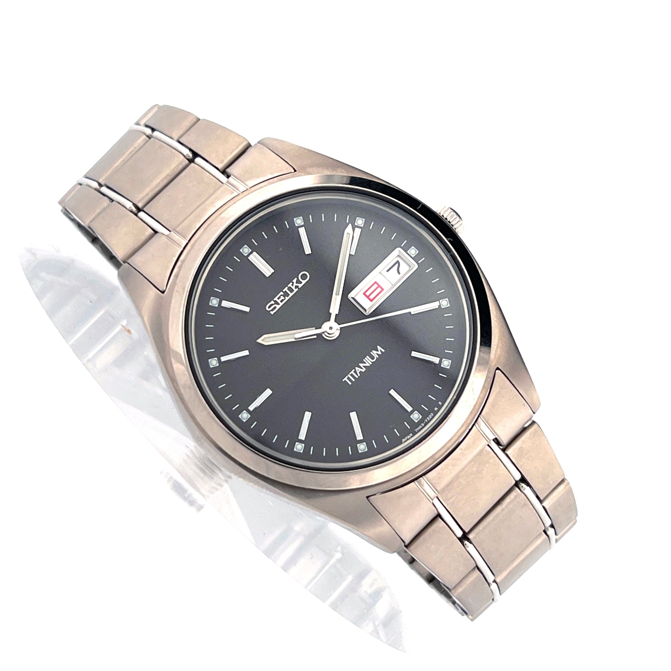 Mint Seiko Titanium 7N43-9090 Grey Dial Quartz Watch 2001