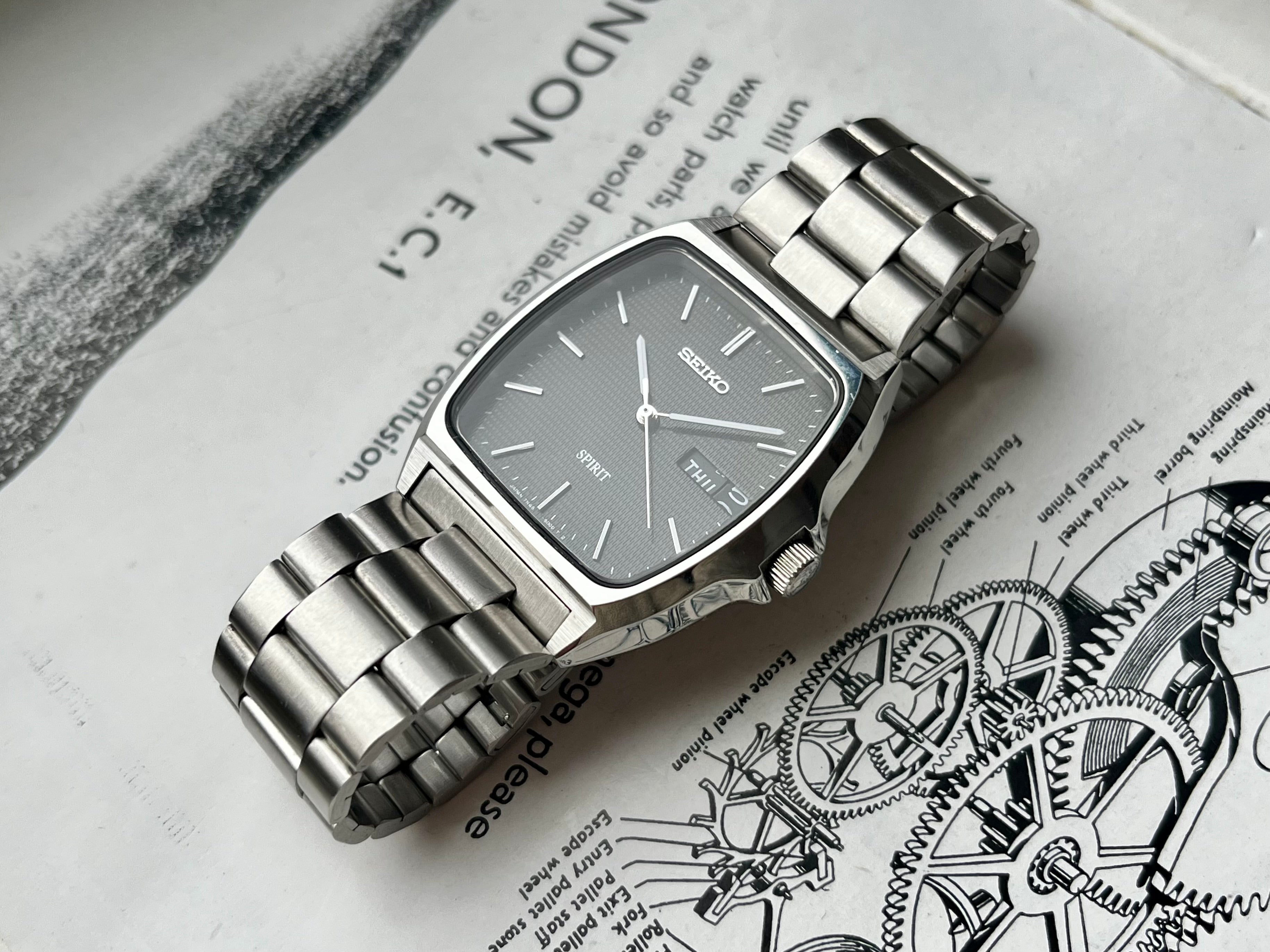 SEIKO SPIRIT 腕時計 デイデイト 7N48-5000 SEIKO SPIRIT 腕時計 デイデイト 7N48-5000 Vintage Seiko Spirit 7N48